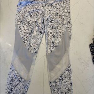 Athleta Leggings size Medium.